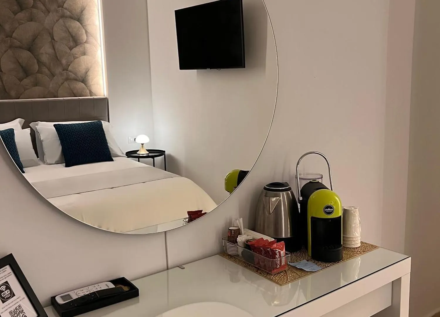 Astorya E' Napoli Hotel Nápoly